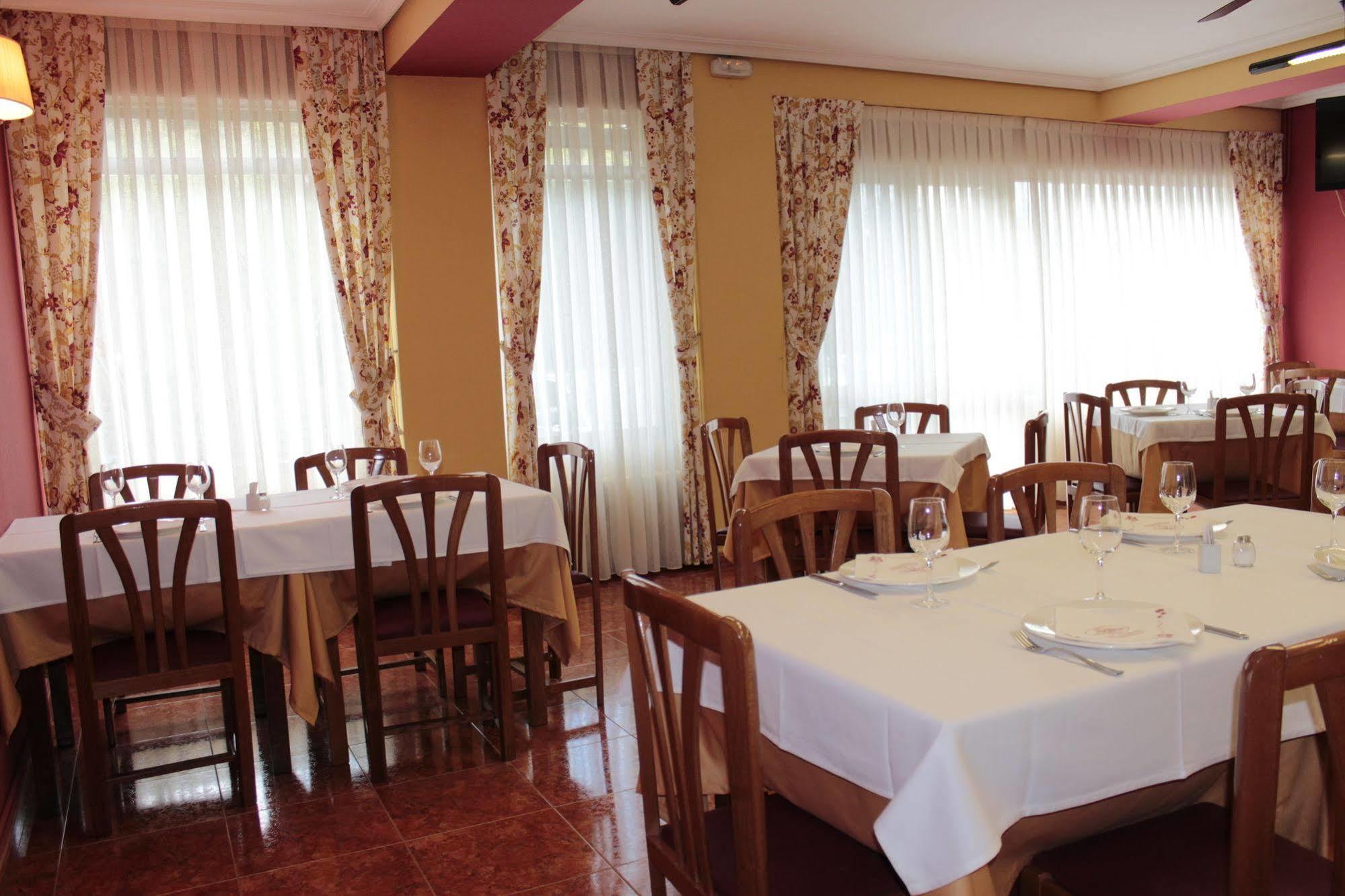 Hotel Penagrande Cangas De Narcea Exterior photo